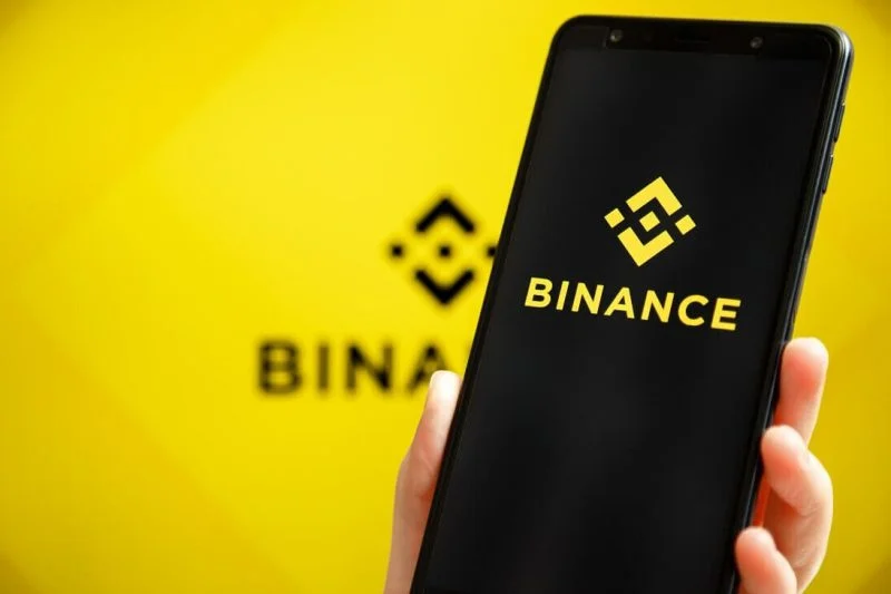 Binance Under Scrutiny: Trump Pardon Controversy and Illicit Crypto Flows
